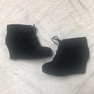 Top Moda | Cute black booties size 6 1/2